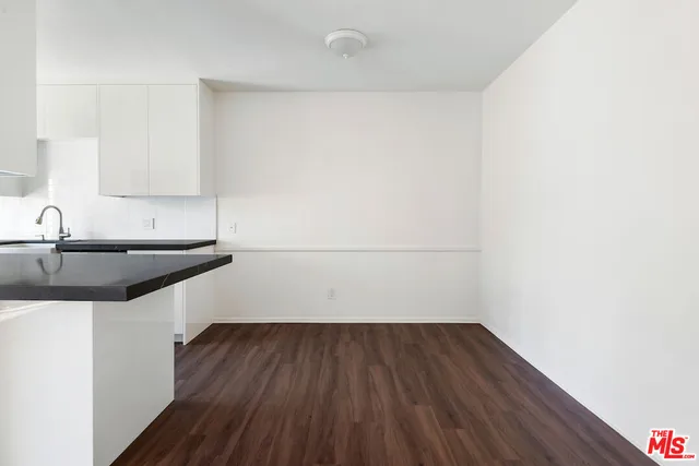 $2,950 | 550 North Croft Avenue, Unit 8, West Hollywood, CA 90048