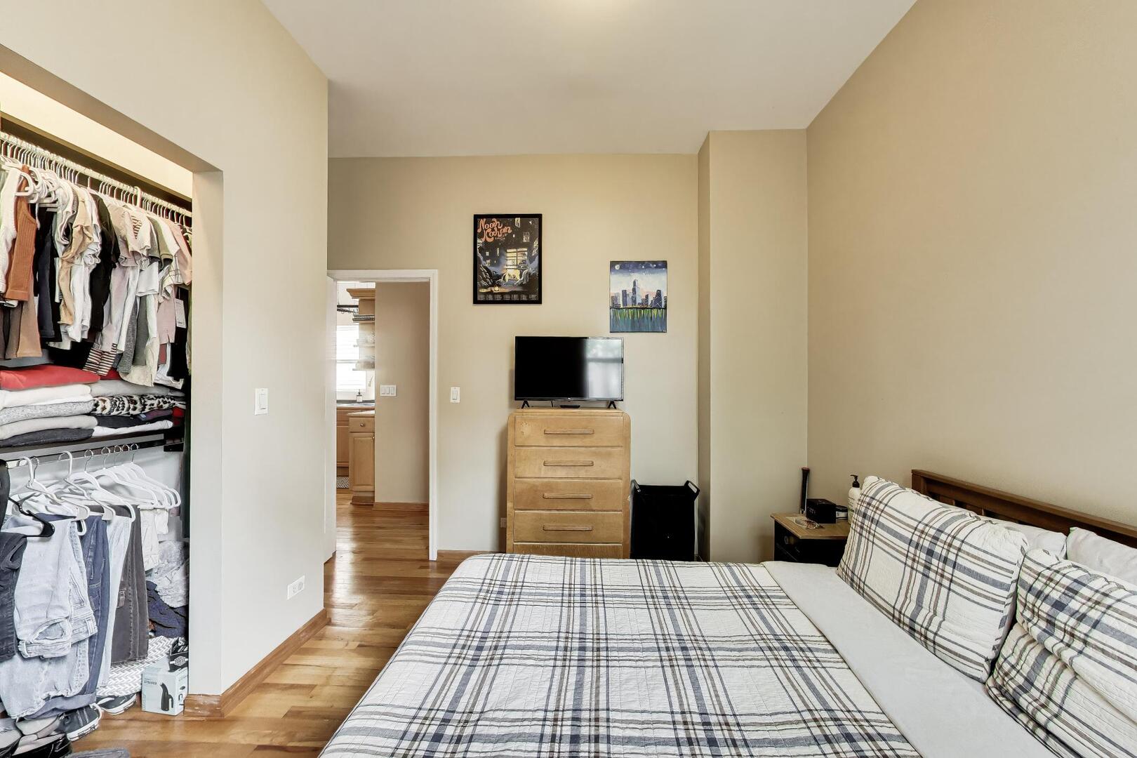 2141 North Point Street, Unit 1F Chicago, IL 60647 - Photo 12 of 30