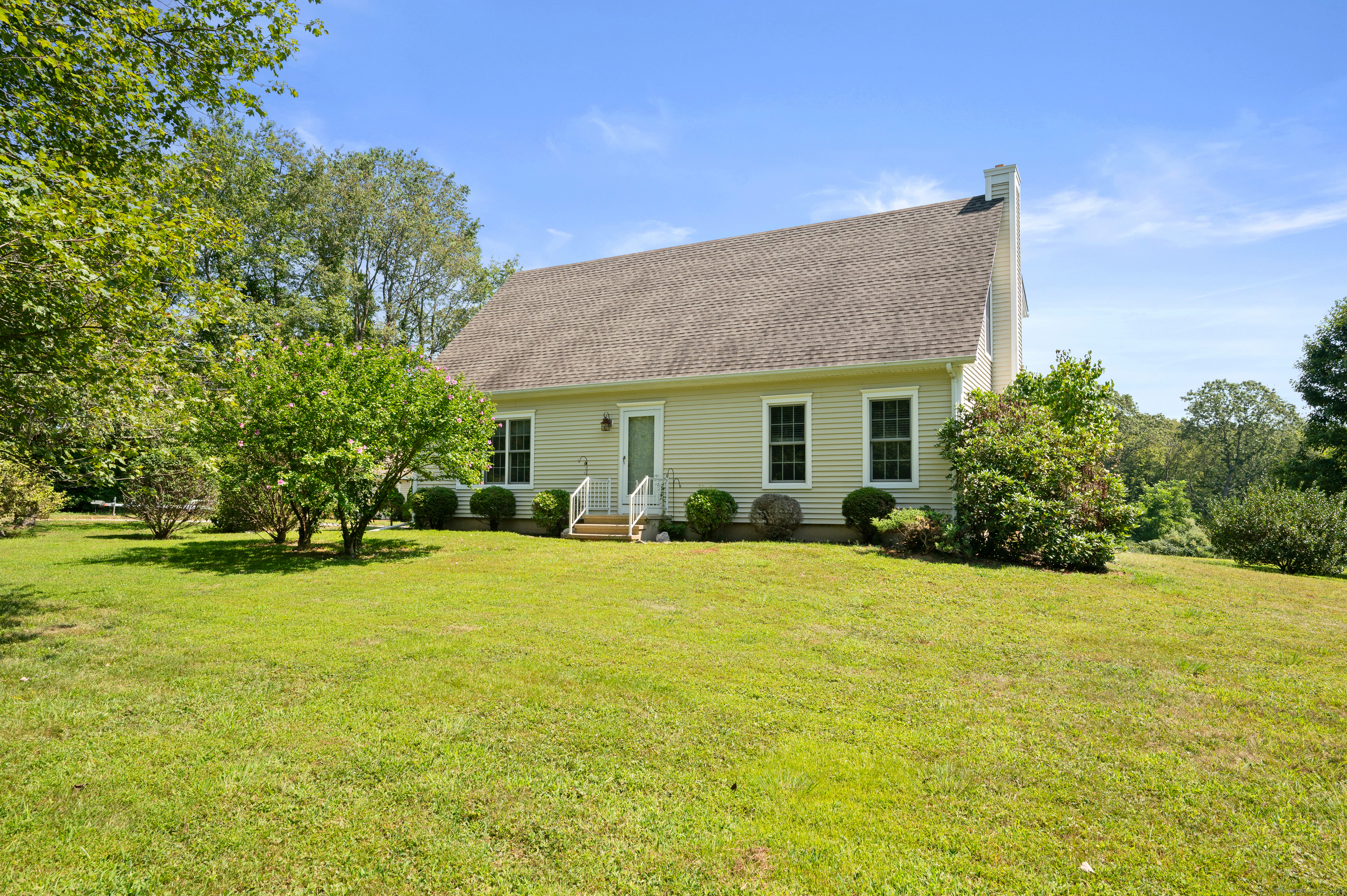610 West Road Salem, CT 06420 - Photo 1 of 1