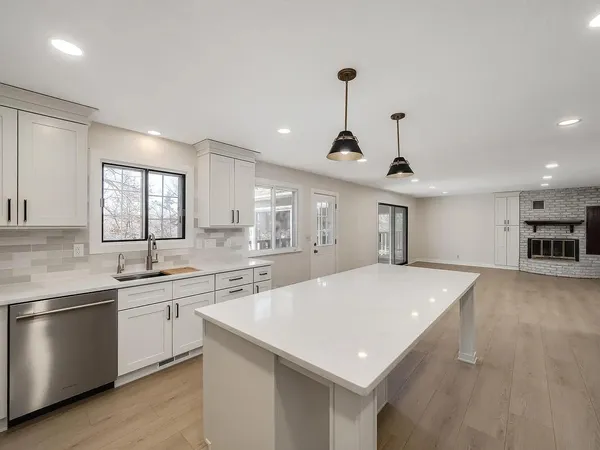 $3,995 | 7783 Kingsview Lane North, Maple Grove, MN 55311