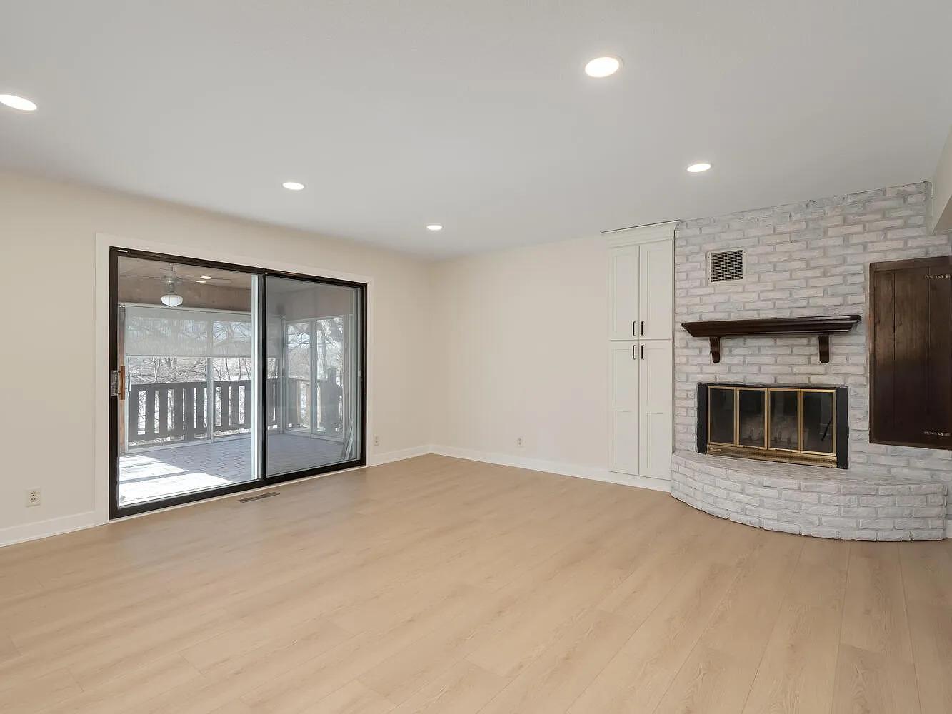 7783 Kingsview Lane North Maple Grove, MN 55311 - Photo 8 of 31