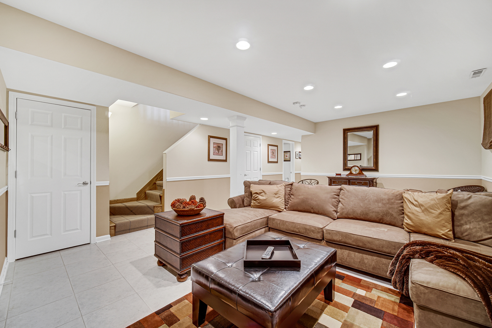 631 Riverside Drive Park Ridge, IL 60068 - Photo 24 of 31 a living room with furniture and a window