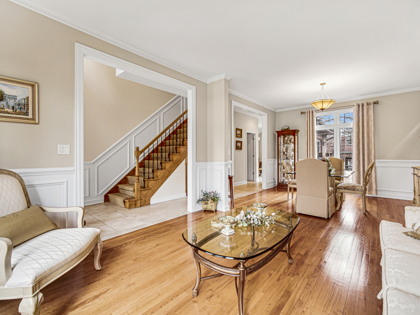 631 Riverside Drive Park Ridge, IL 60068 - Photo 4 of 31 a living room with furniture and wooden floor