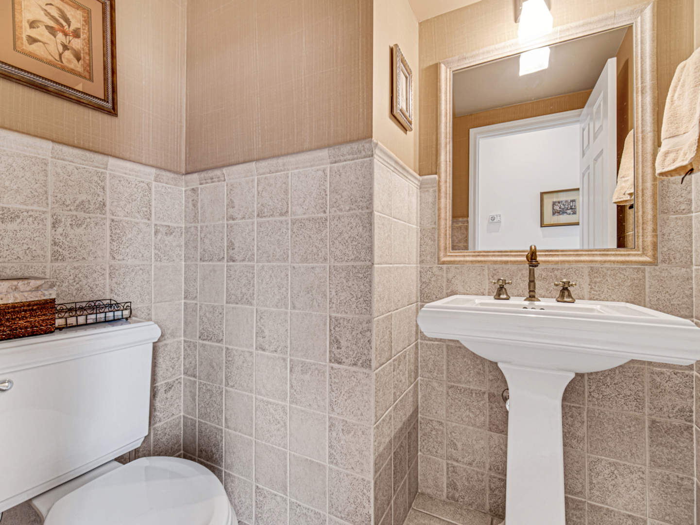 631 Riverside Drive Park Ridge, IL 60068 - Photo 6 of 31 a bathroom with a sink toilet and shower