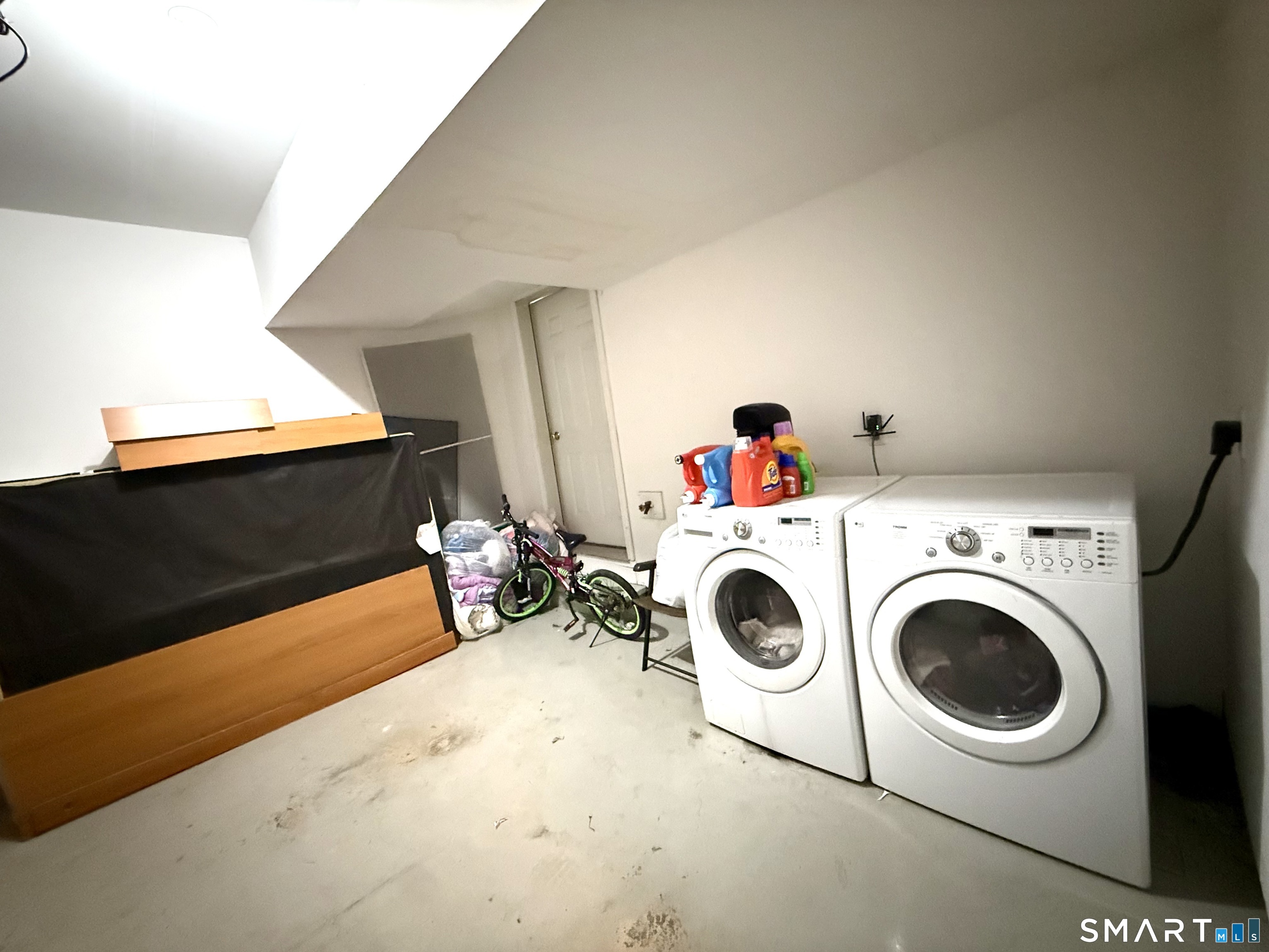 15 Scuppo Road, Unit 603 Danbury, CT 06811 - Photo 28 of 29 Level 2, laundry area