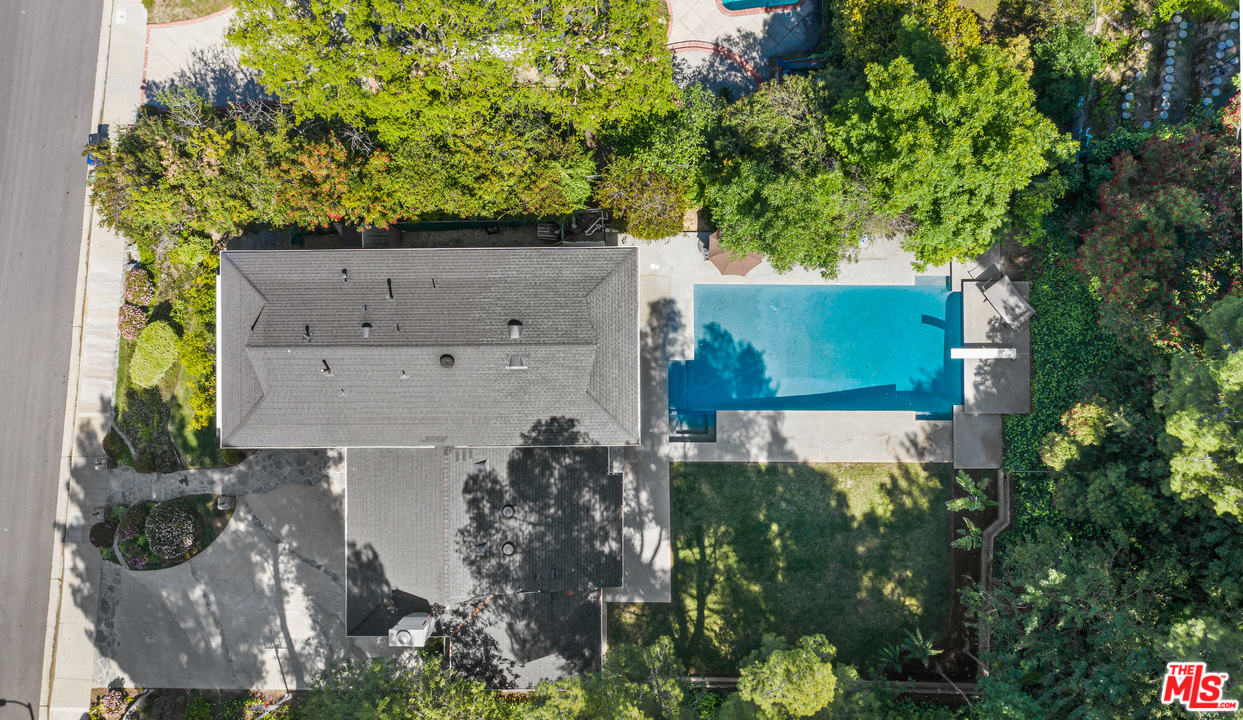 4290 Jubilo Drive Tarzana, CA 91356 - Photo 2 of 52