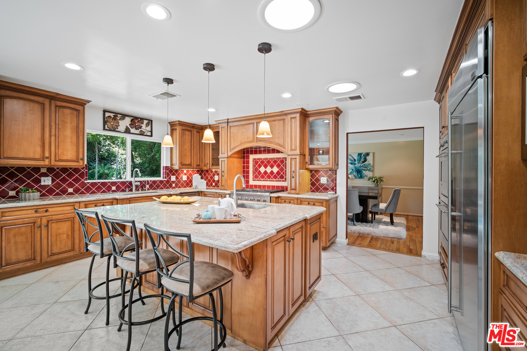 4290 Jubilo Drive Tarzana, CA 91356 - Photo 13 of 52