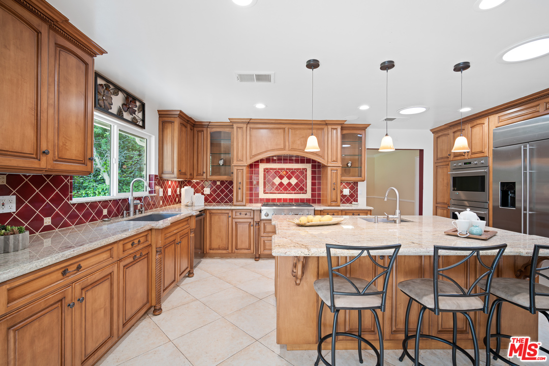 4290 Jubilo Drive Tarzana, CA 91356 - Photo 14 of 52