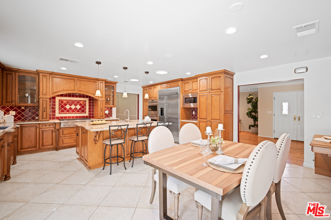 4290 Jubilo Drive Tarzana, CA 91356 - Photo 15 of 52