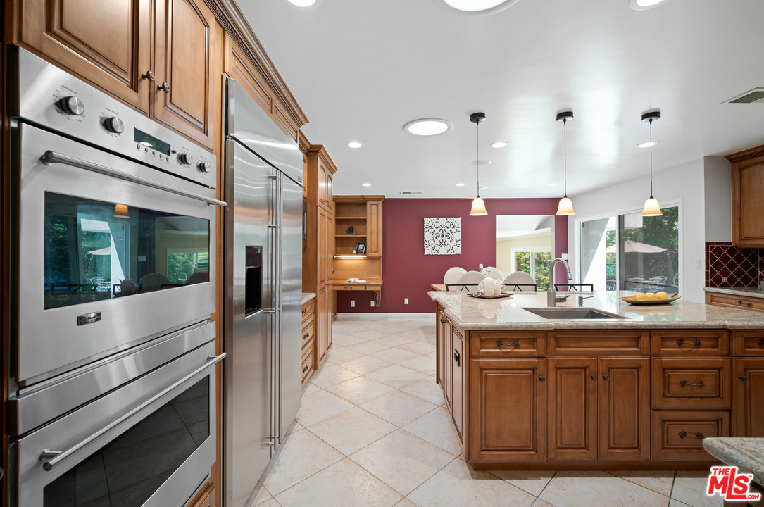 4290 Jubilo Drive Tarzana, CA 91356 - Photo 18 of 52