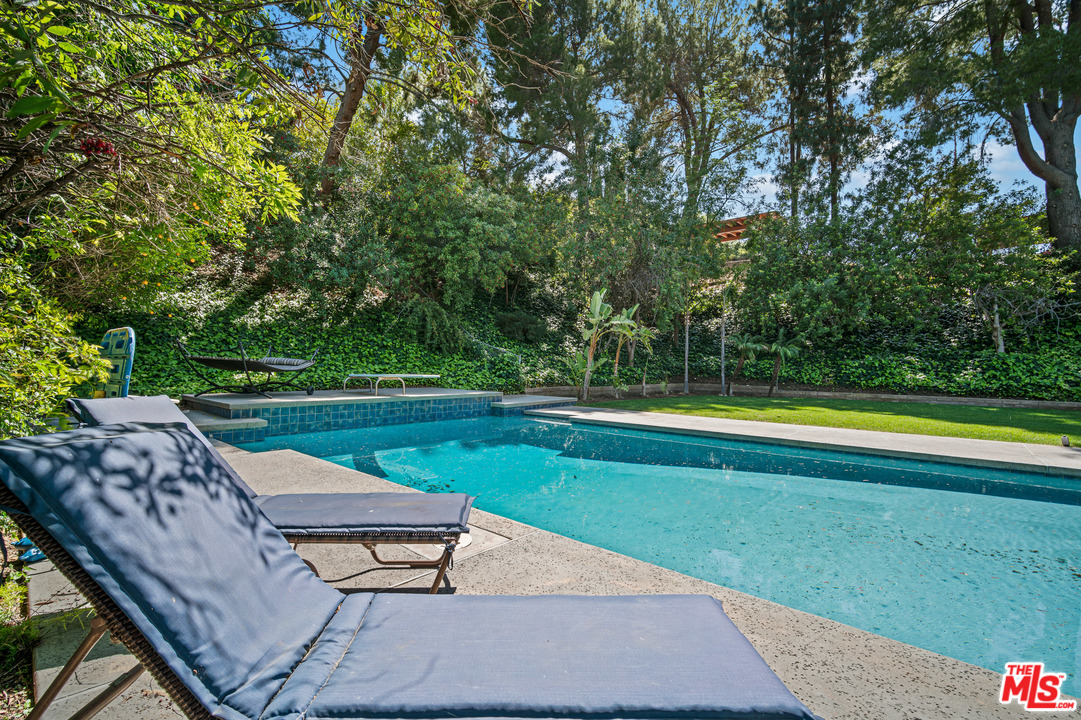 4290 Jubilo Drive Tarzana, CA 91356 - Photo 34 of 52