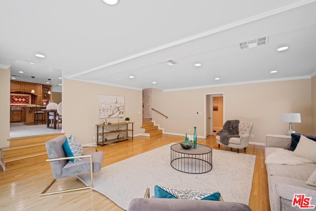 4290 Jubilo Drive Tarzana, CA 91356 - Photo 37 of 52