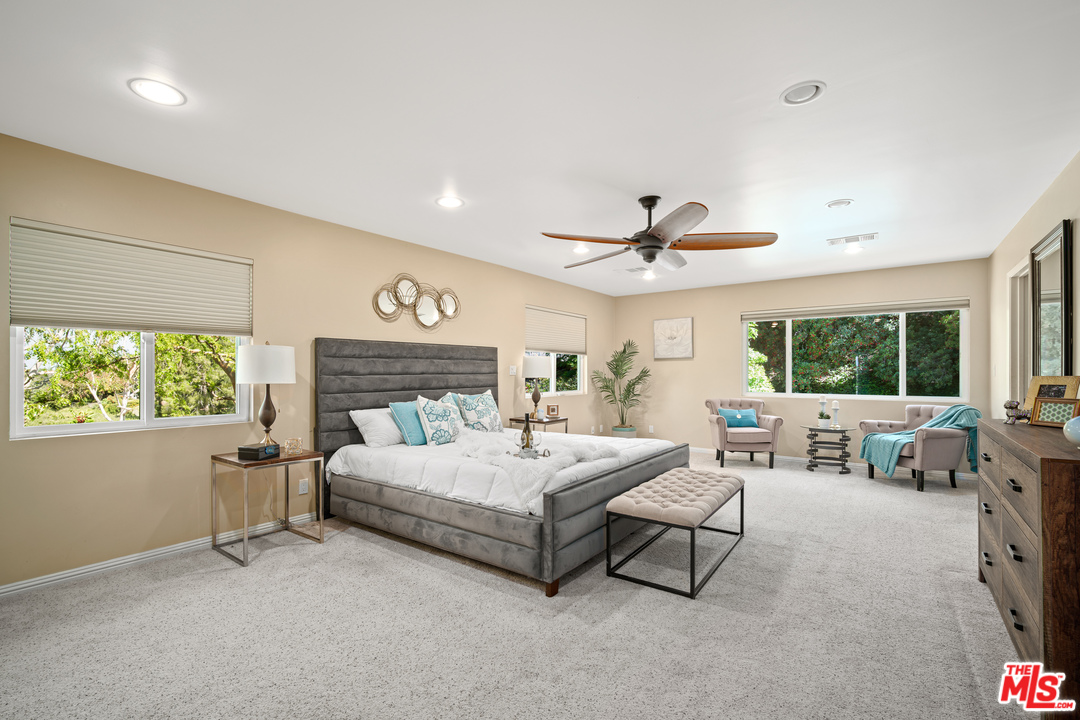 4290 Jubilo Drive Tarzana, CA 91356 - Photo 40 of 52