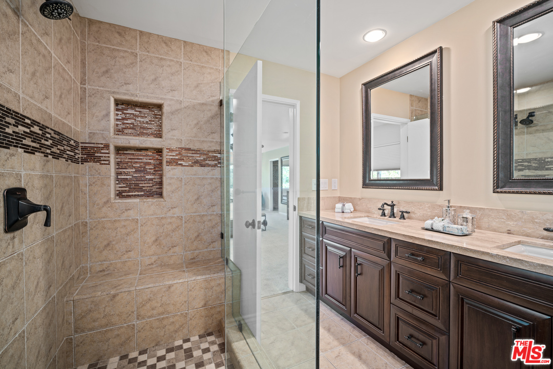 4290 Jubilo Drive Tarzana, CA 91356 - Photo 46 of 52