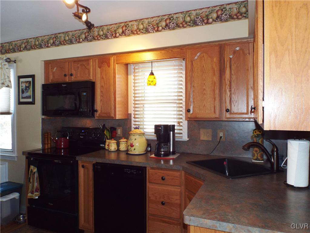 3081 Avon Road Bethlehem, PA 18017 - Photo 9 of 22 Gallery Image 9