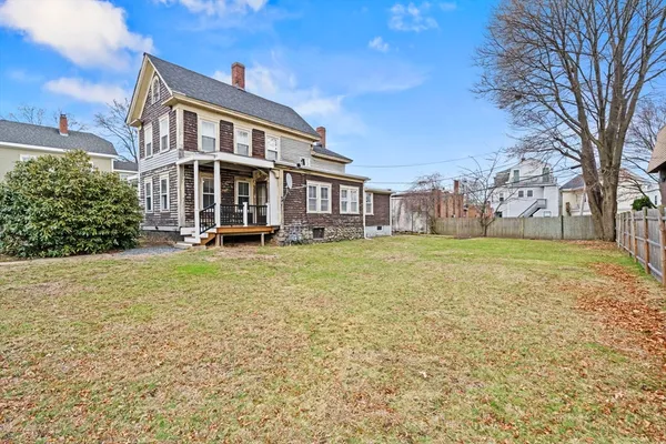 $2,300 | 24 Chestnut Street, Unit 1, Wakefield, MA 01880