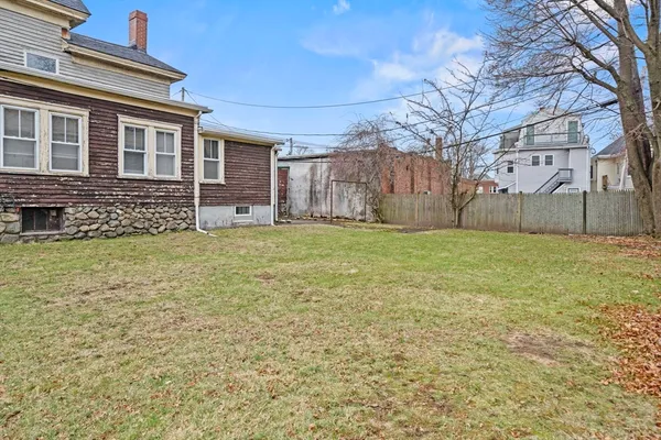 $2,300 | 24 Chestnut Street, Unit 1, Wakefield, MA 01880