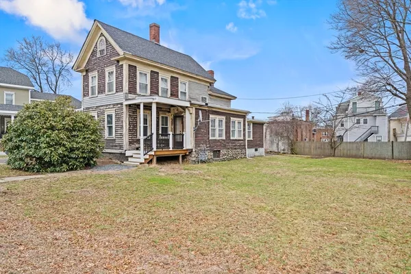 $2,300 | 24 Chestnut Street, Unit 1, Wakefield, MA 01880