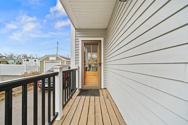 $2,300 | 24 Chestnut Street, Unit 1, Wakefield, MA 01880