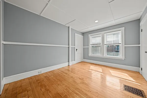 $2,300 | 24 Chestnut Street, Unit 1, Wakefield, MA 01880