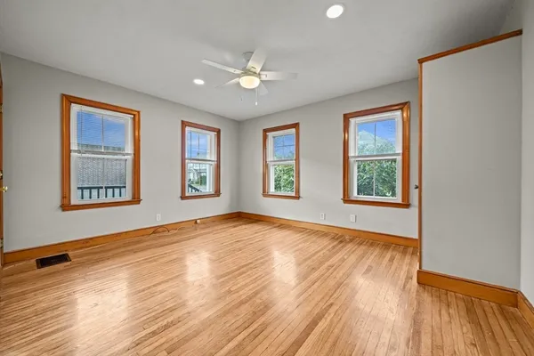 $2,300 | 24 Chestnut Street, Unit 1, Wakefield, MA 01880