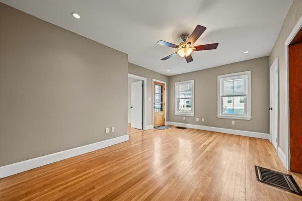 $2,300 | 24 Chestnut Street, Unit 1, Wakefield, MA 01880