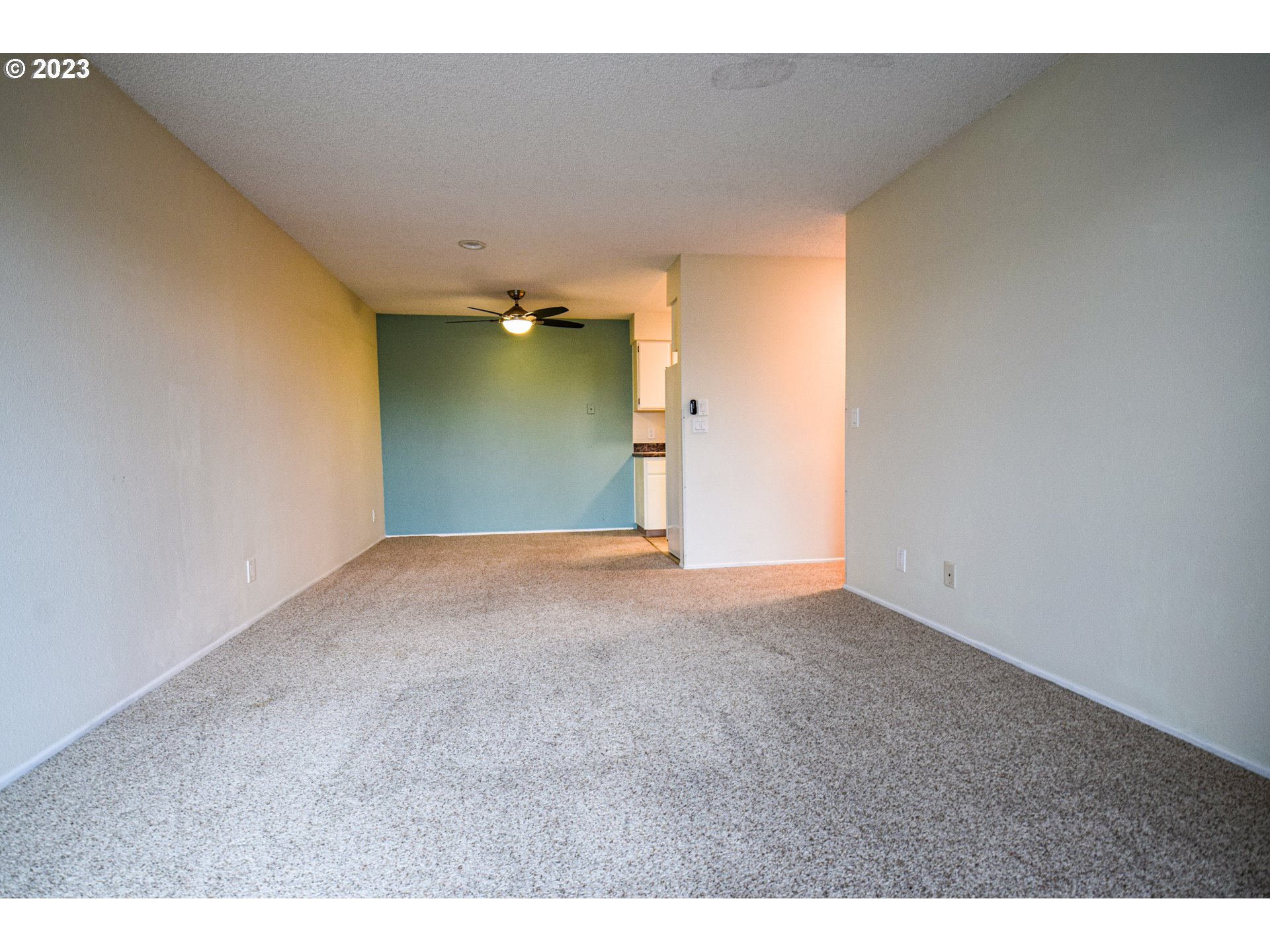 950 Evergreen Road, Unit 312 Woodburn, OR 97071 - Photo 7 of 16 a view of an empty room