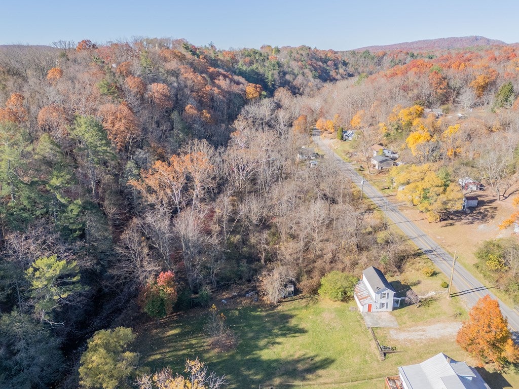 4033 Brookmont Road Pulaski, VA 24301 - Photo 47 of 58 Gallery Image 47