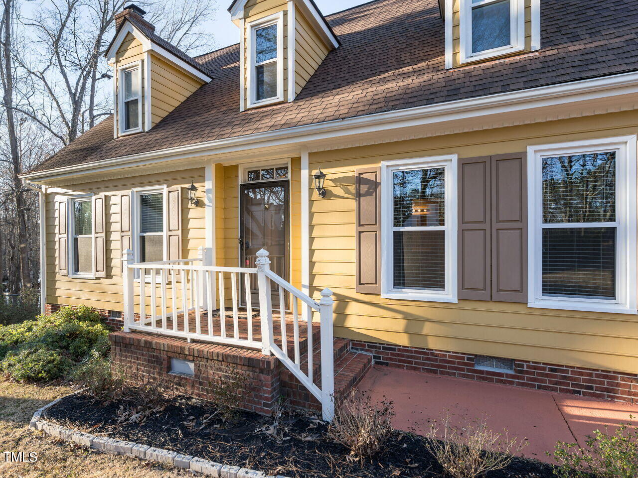402 Hillside Drive Smithfield, NC 27577 - Photo 2 of 27 front view of a house with a window
