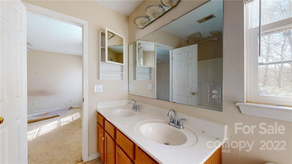 11329 Gold Pan Road Charlotte, NC 28215 - Photo 38 of 47 Gallery Image 38
