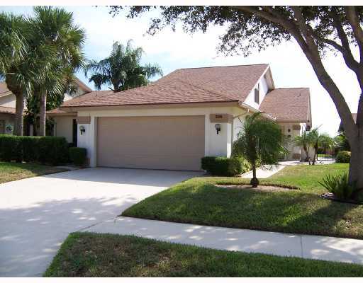 226 Ridge Road Jupiter, FL 33477 - Photo 1 of 13 Primary Photo
