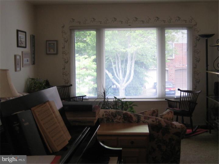 9385 Neil Road, Unit A Philadelphia, PA 19115 - Photo 5 of 25 Living Room