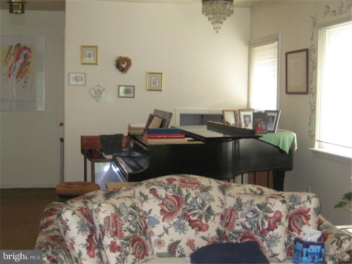 9385 Neil Road, Unit A Philadelphia, PA 19115 - Photo 7 of 25 Living Room