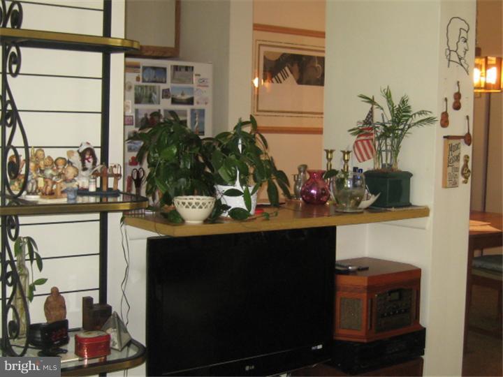 9385 Neil Road, Unit A Philadelphia, PA 19115 - Photo 8 of 25 Living Room