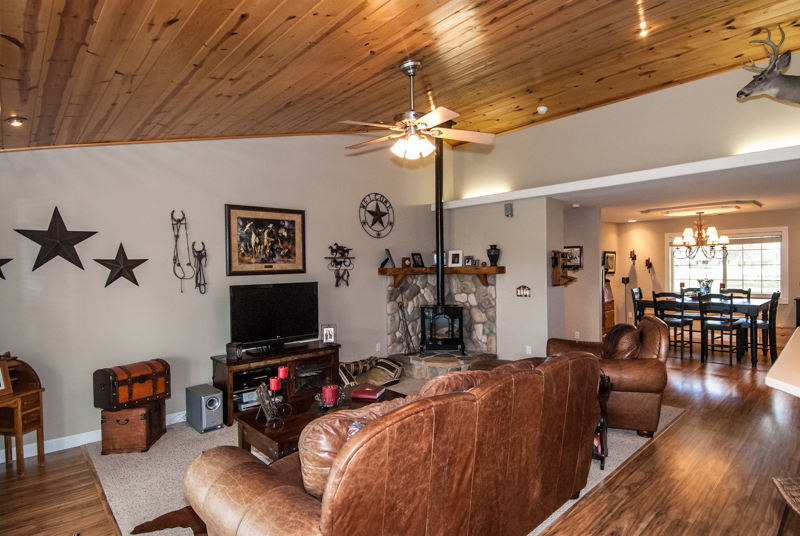 5890 Deschutes Road Anderson, CA 96007 - Photo 11 of 24 Great Room w/gas fireplace