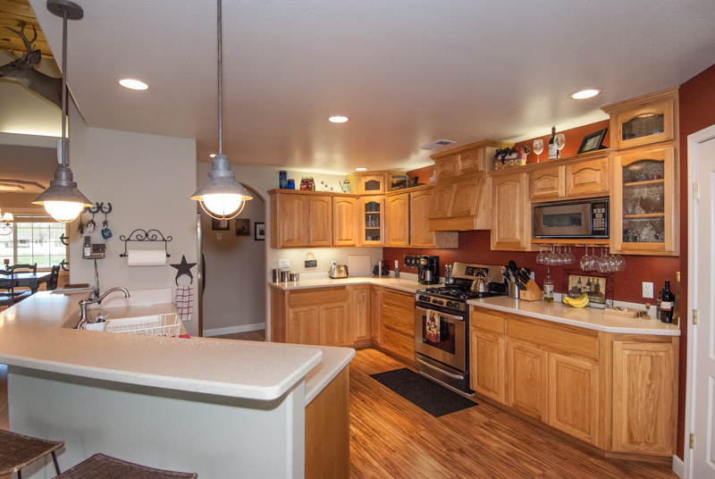 5890 Deschutes Road Anderson, CA 96007 - Photo 12 of 24 Large kitchen