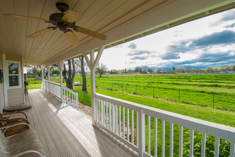 5890 Deschutes Road Anderson, CA 96007 - Photo 6 of 24 Covered front porch