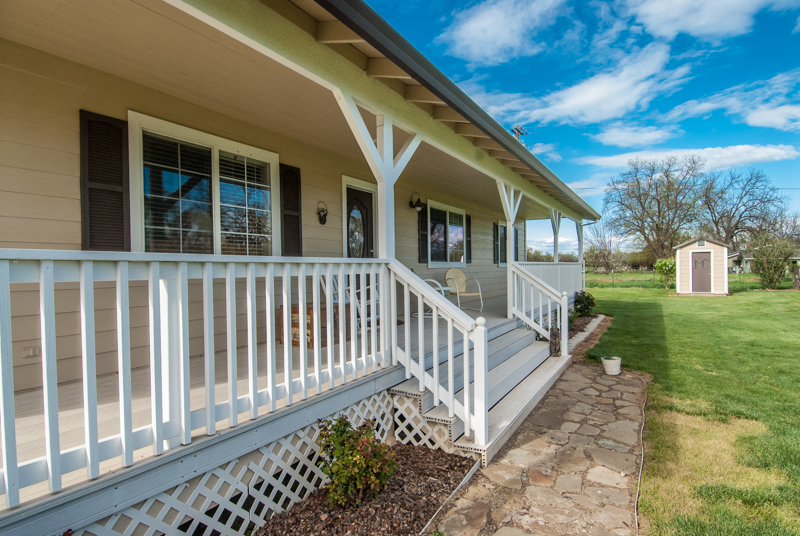 5890 Deschutes Road Anderson, CA 96007 - Photo 7 of 24 Front Porch