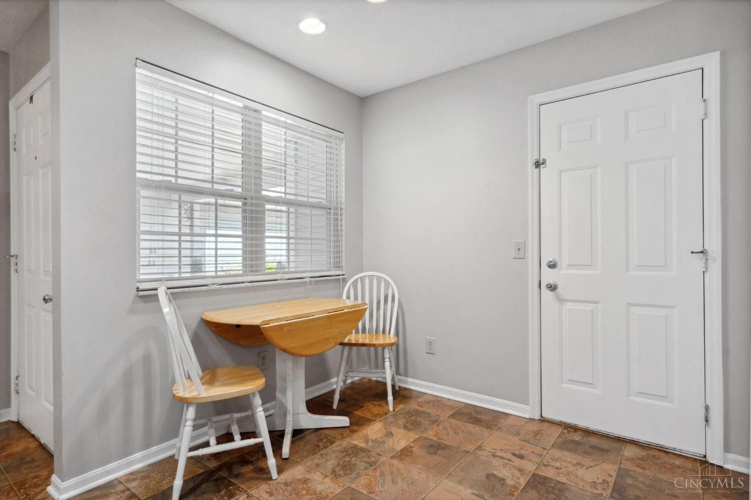 7576 Lake Pointe Maineville, OH 45039 - Photo 15 of 35