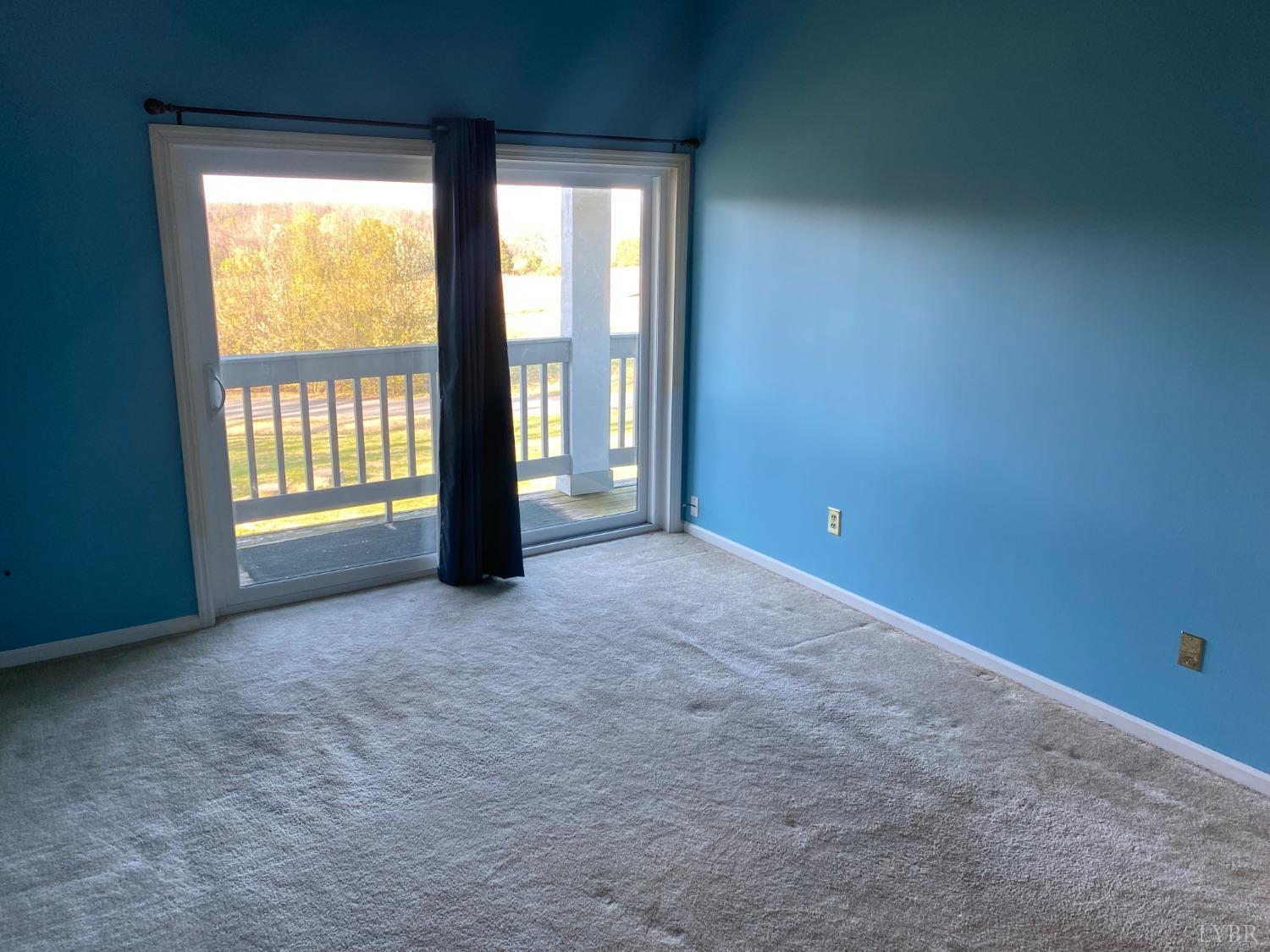 107 Manor Drive Forest, VA 24551 - Photo 10 of 20 an empty room with windows