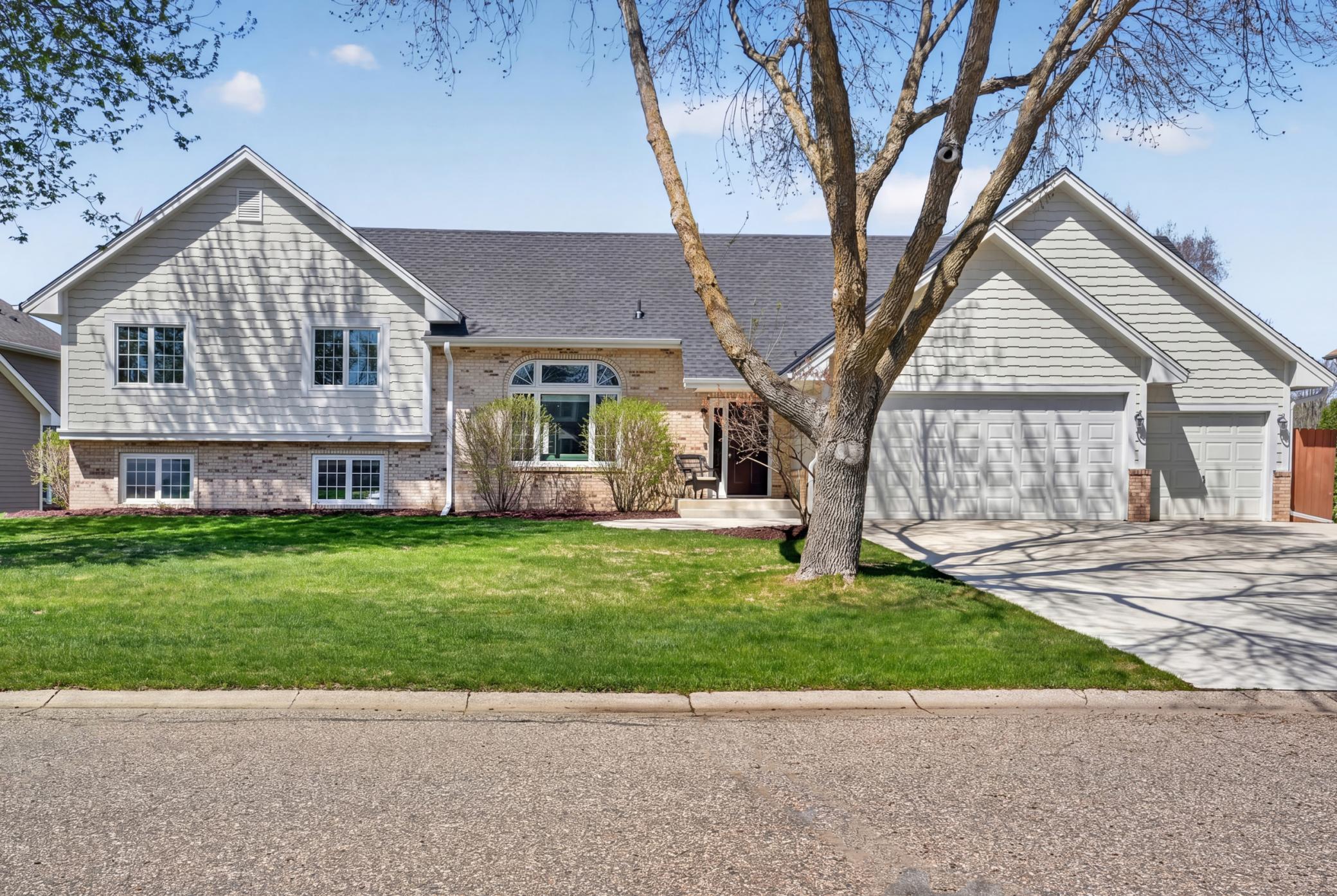 709 Laura Court Chaska, MN 55318 - Photo 1 of 33