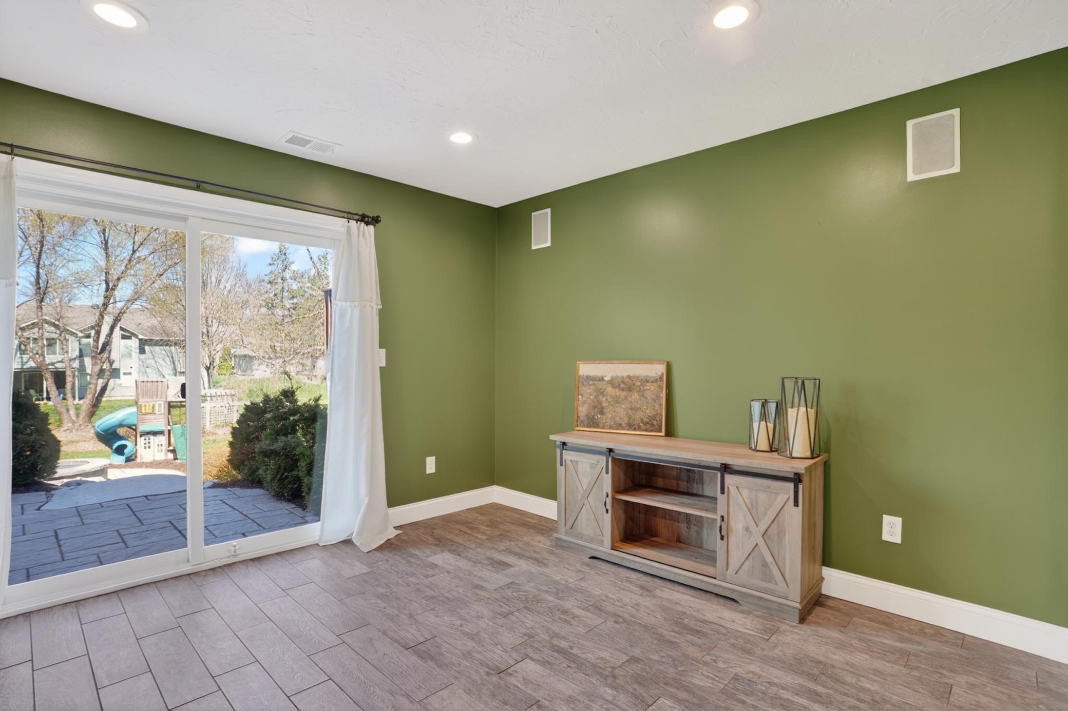 709 Laura Court Chaska, MN 55318 - Photo 18 of 33