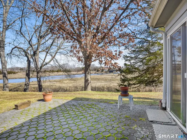 $599,000 | 6 Sandgate Circle, Madison, CT 06443