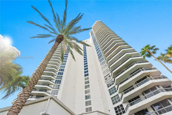 $3,500 | 19101 Northeast 36th Court, Unit 2405, Aventura, FL 33180