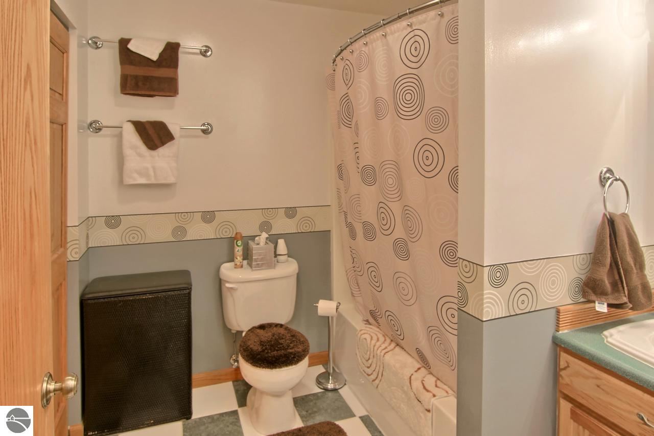 5477 Sparling Road Kingsley, MI 49649 - Photo 21 of 26 1818595-25.JPG