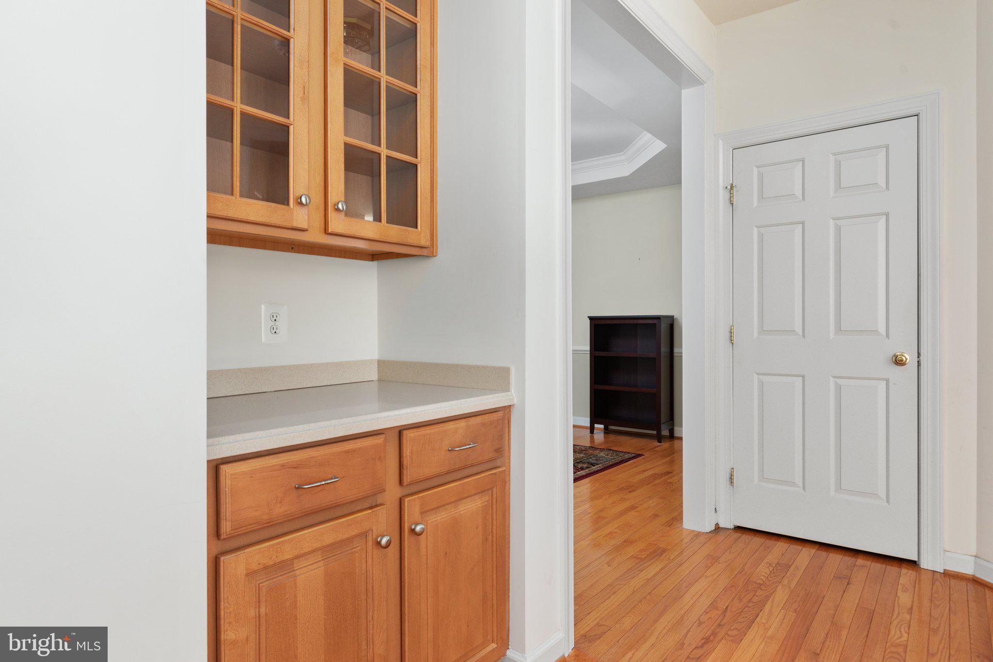 5664 Lick River Lane Gainesville, VA 20155 - Photo 13 of 43 butler pantry off dining room and family room