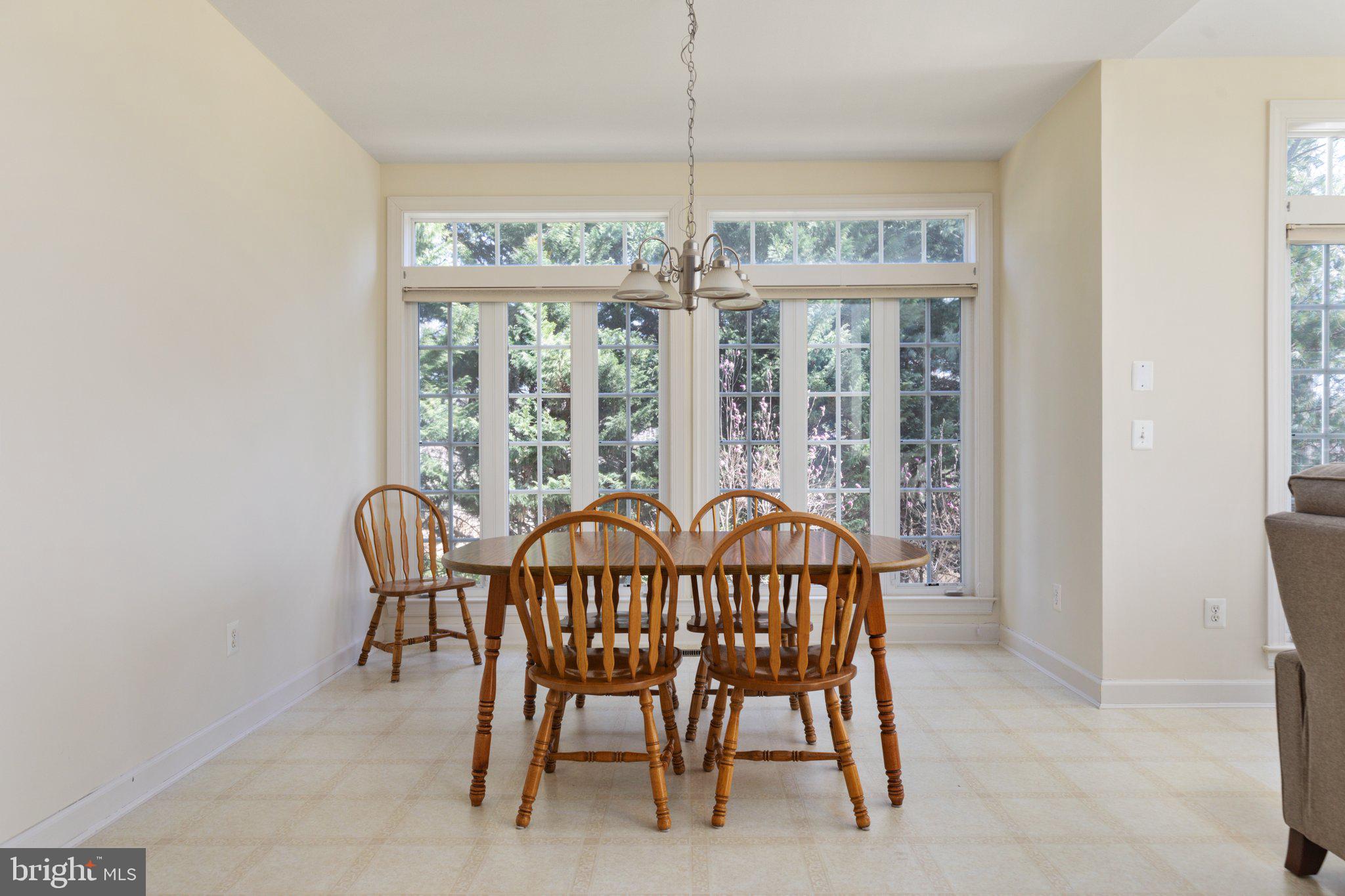 5664 Lick River Lane Gainesville, VA 20155 - Photo 18 of 43 Dinnette off kitchen