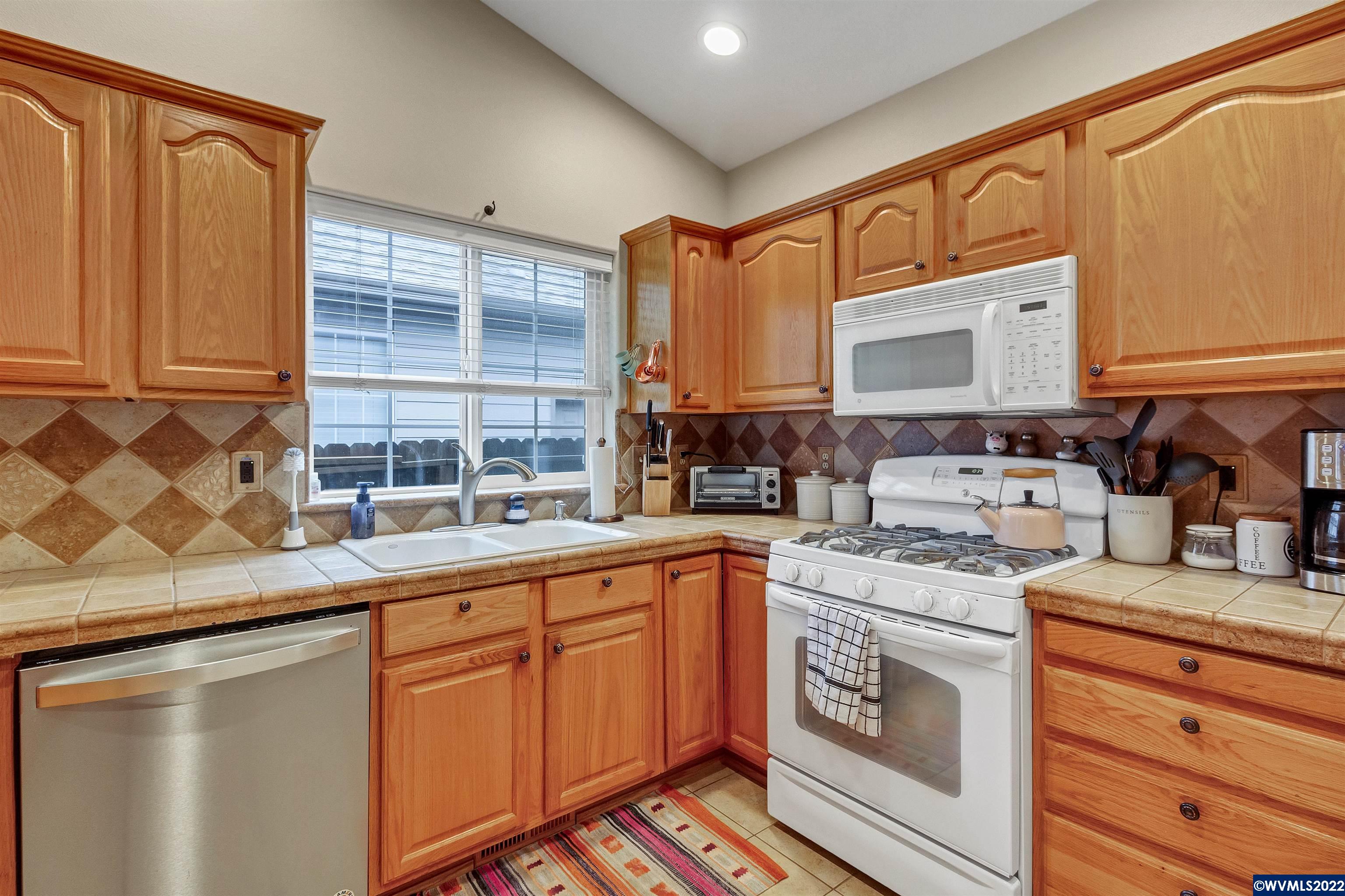 7695 Oneil Road Northeast Keizer, OR 97303 - Photo 15 of 36 Gallery Image 15