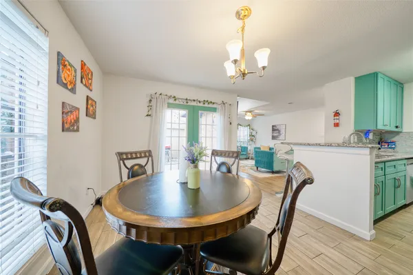 $1,250 | 10912 Gulf Freeway, Unit 28, Houston, TX 77075