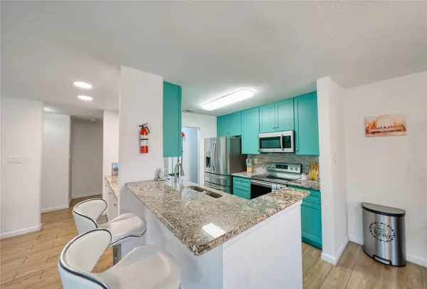 $1,250 | 10912 Gulf Freeway, Unit 28, Houston, TX 77075